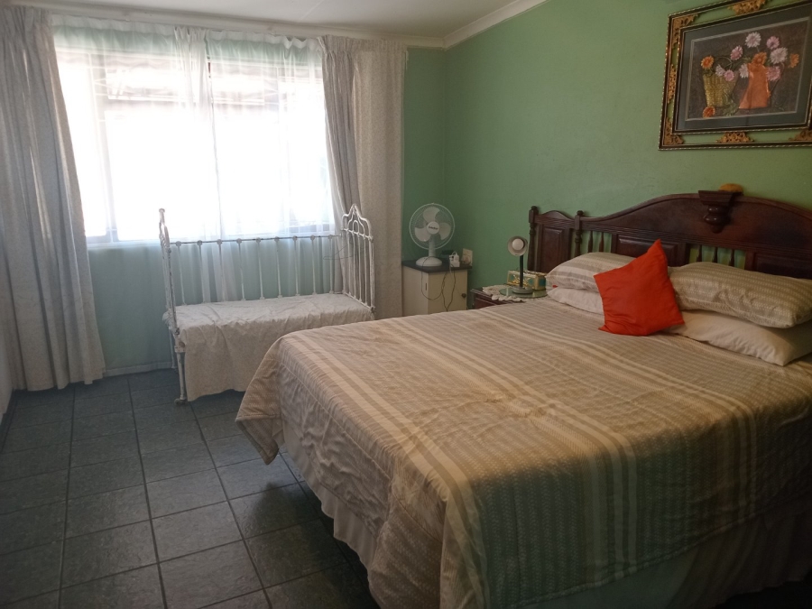 5 Bedroom Property for Sale in Bloemhof North West